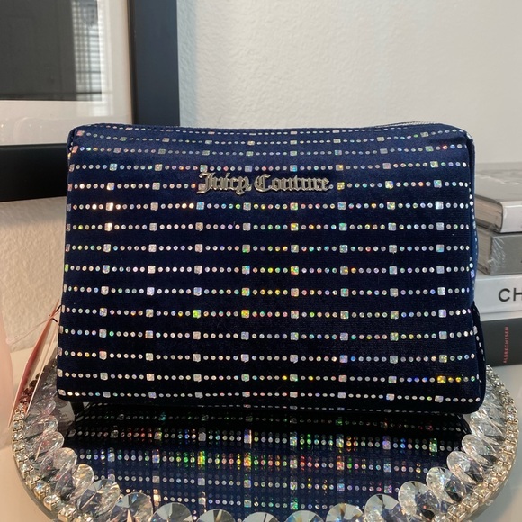 Juicy Couture Velour Bling Cosmetic Bag. NWT - Picture 3 of 10